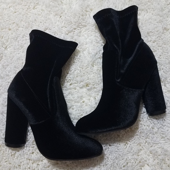 Shoes - Last pair! Price firm* Suede black ankle bootie
